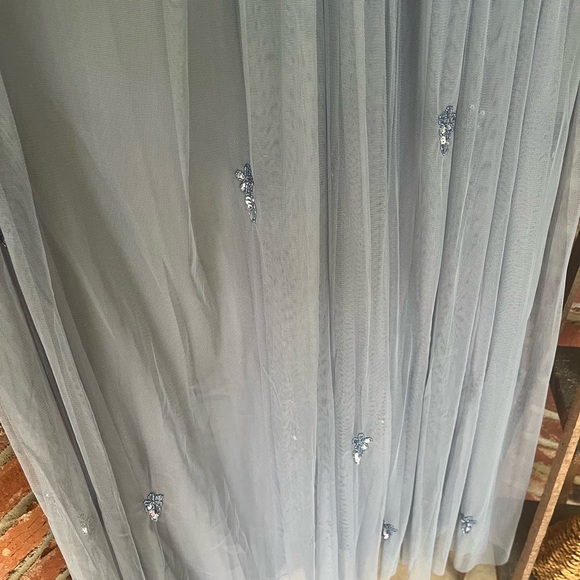 Beauut beaded gown - Picture 4 of 6